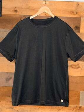 Vuori Tradewind Performance Athletic T-Shirt Black Size XL 0306